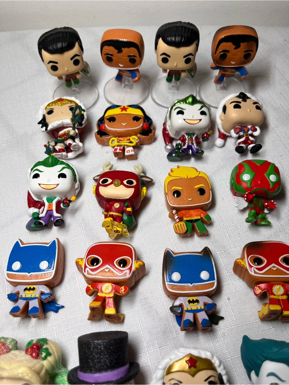 Funko DC & Holiday Mini Figure Lot
2023 DC Super Heroes
Collectible - Picture 6 of 11